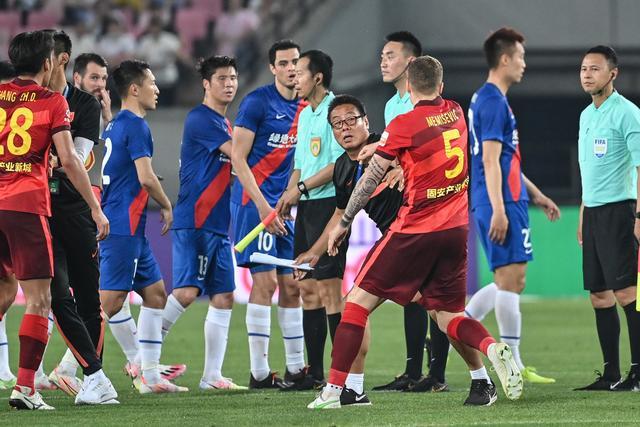 隐形的贡献！西决前2场福克斯缺席时卡斯尔合计20失误 近4战6失误